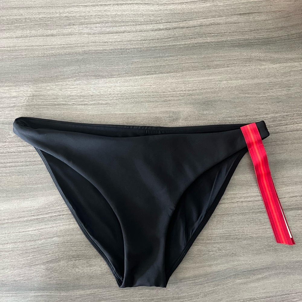 Left on friday Wear To Bottom